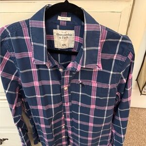 Abercrombie & Fitch Men's Navy and Pink Checkered Shirt
